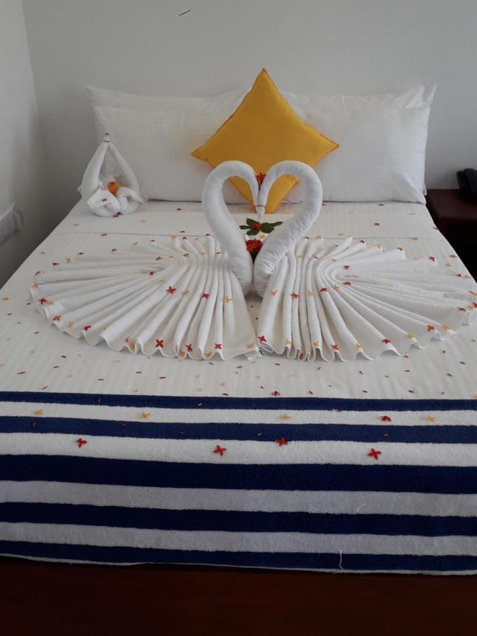 J7 Villaj Resort Trincomalee Eksteriør billede