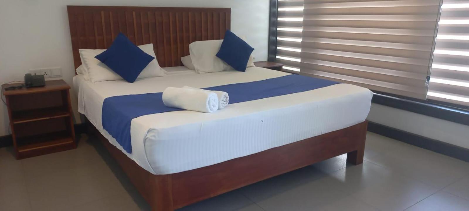 J7 Villaj Resort Trincomalee Eksteriør billede