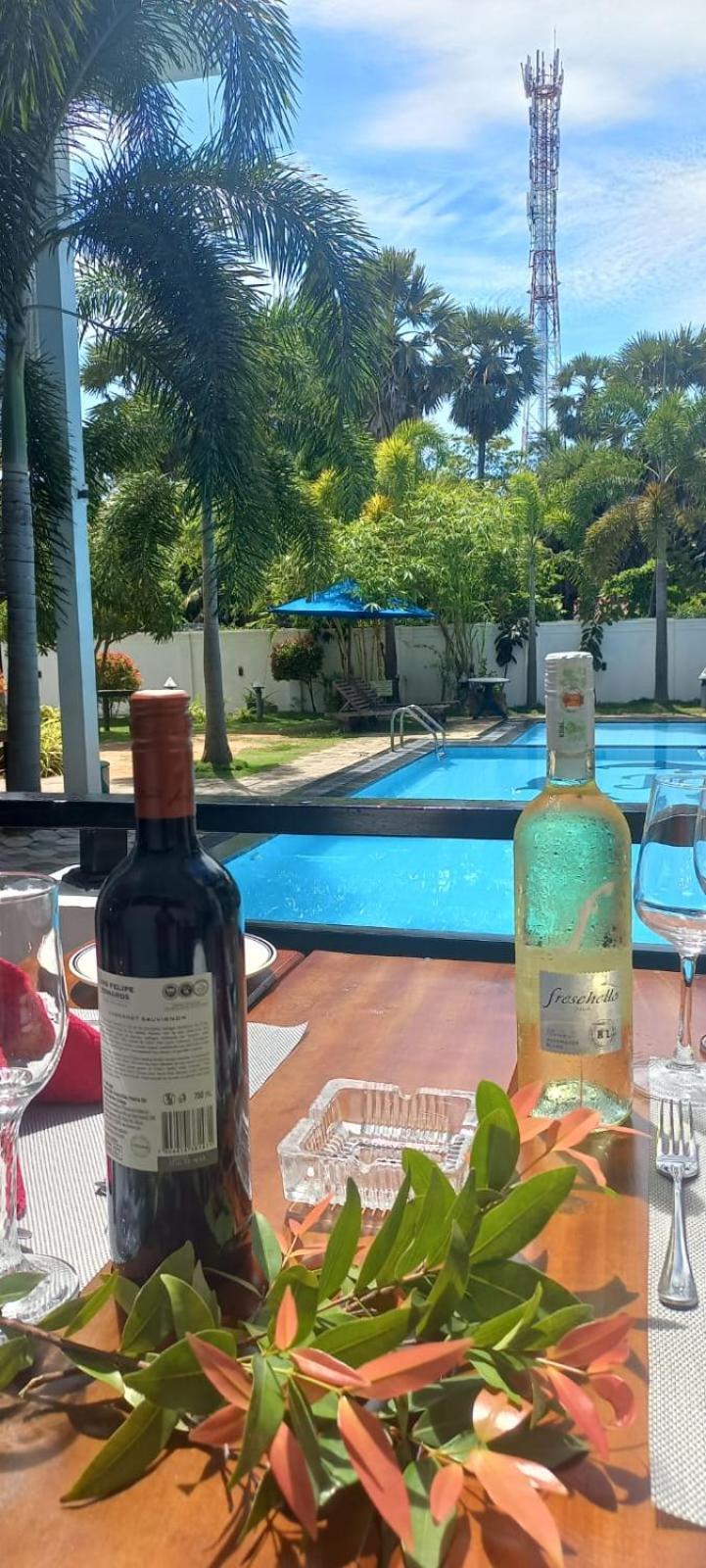J7 Villaj Resort Trincomalee Eksteriør billede